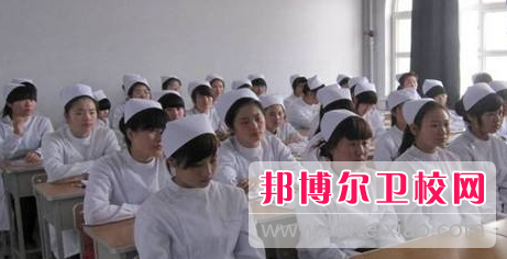 南宁2020年初中生女生读什么卫校好