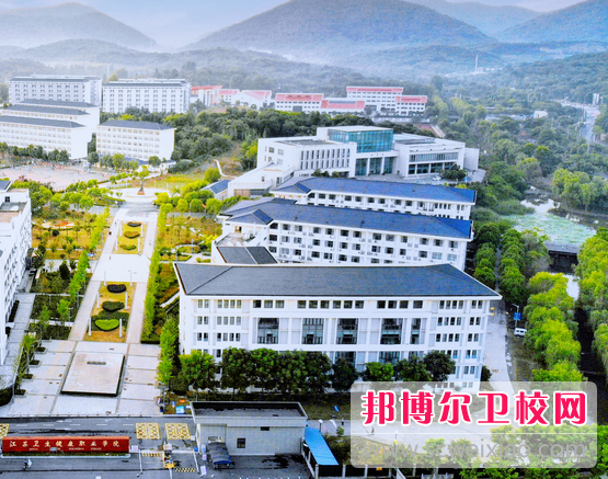 江苏2023年哪些大学有卫校